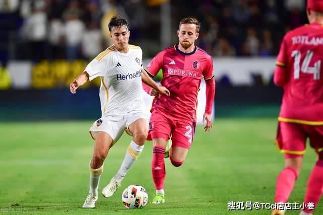 半场-切尔西2-2西悉尼 萨特帕耶夫、埃苏戈破门麦昆手术刀助攻